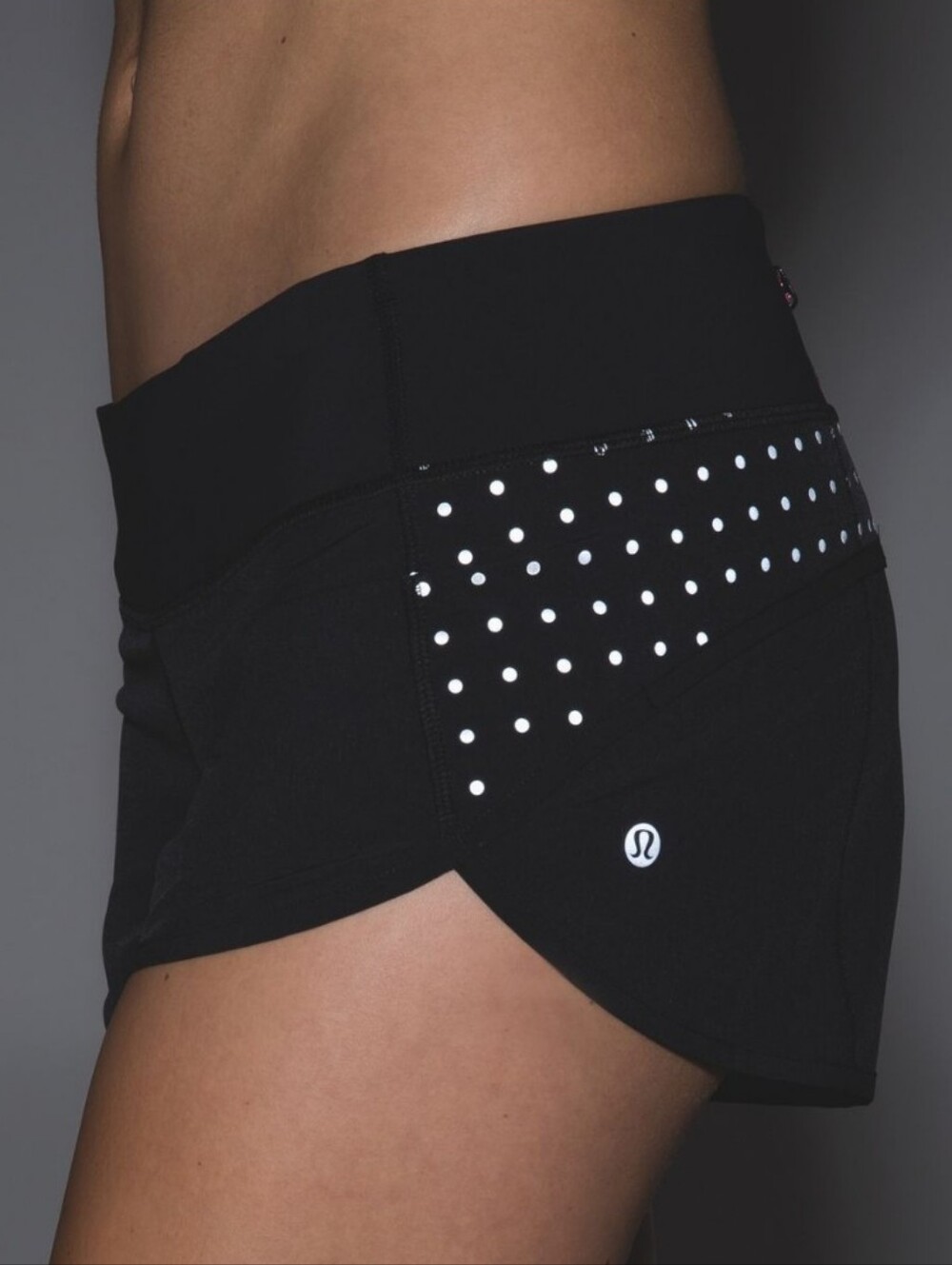 Lululemon Speed Short Black (Reflective Dots)